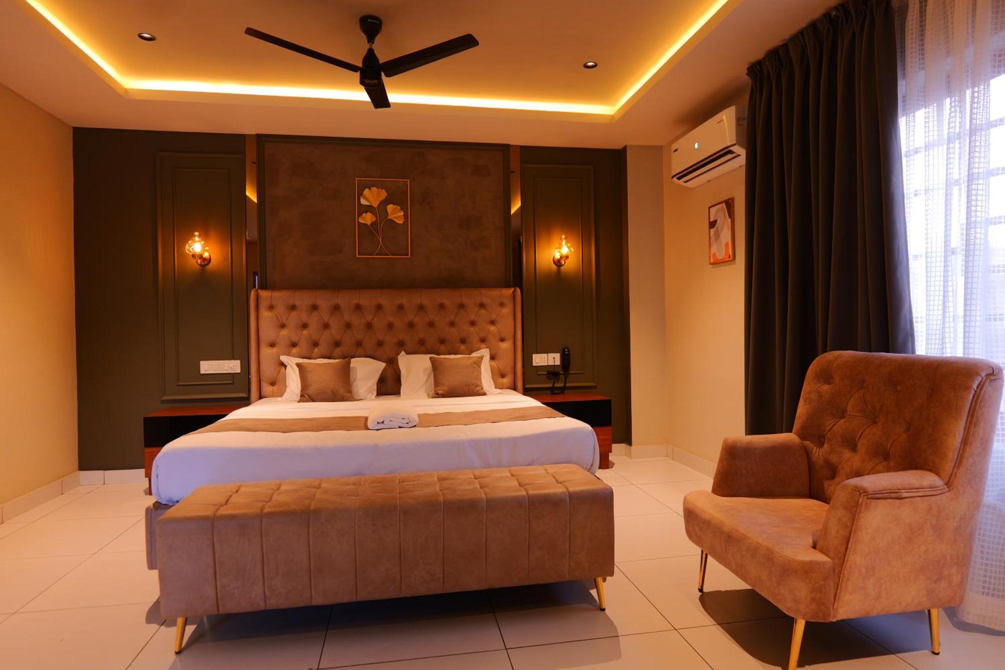 Hotel Classico International Kannangad Exterior photo